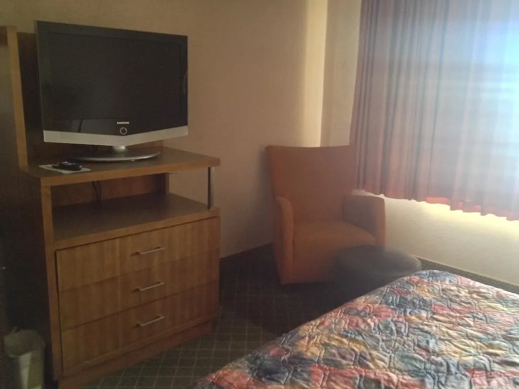 Rodeway Inn & Suites Denver Hotel