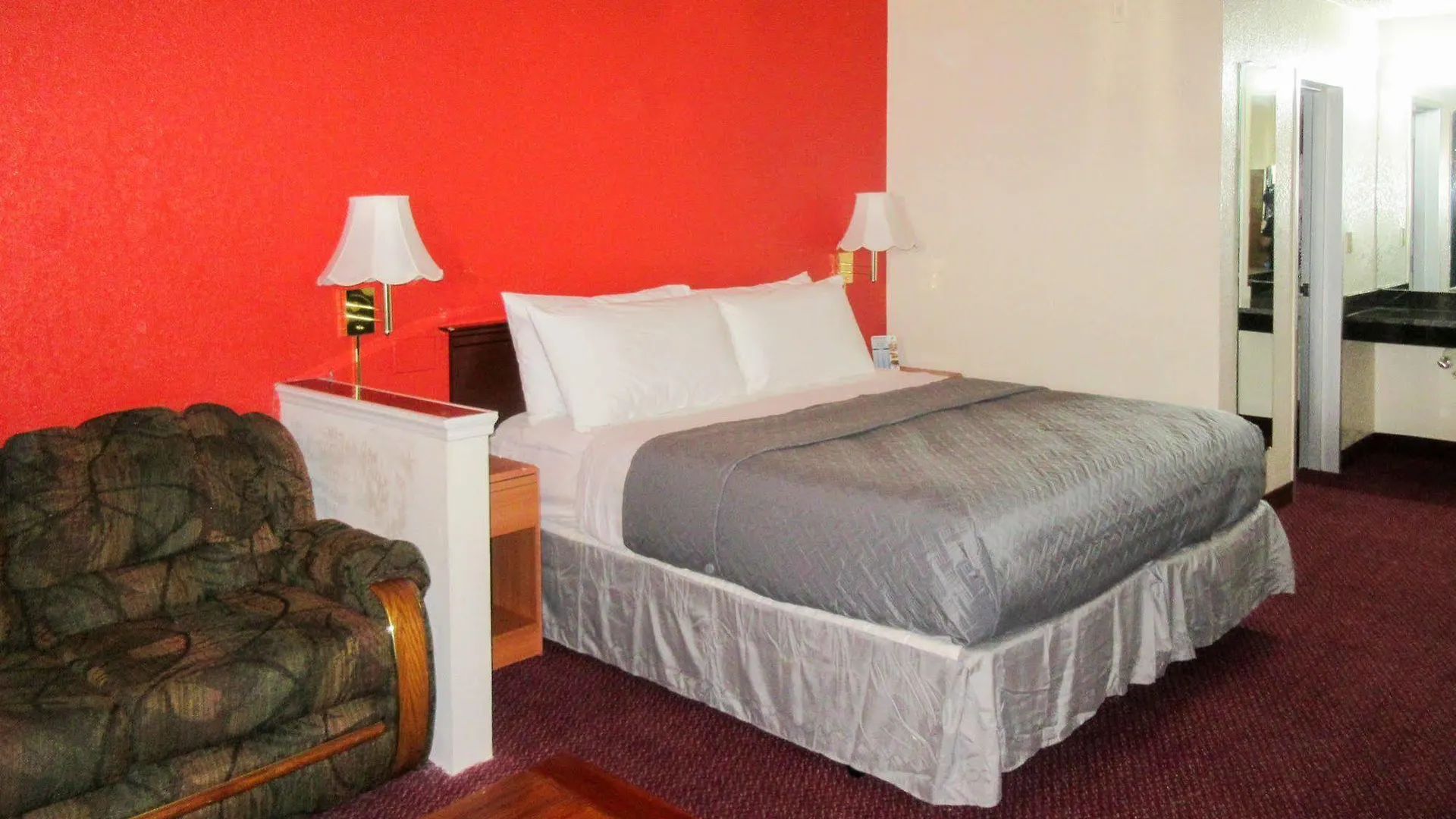 Rodeway Inn & Suites Denver